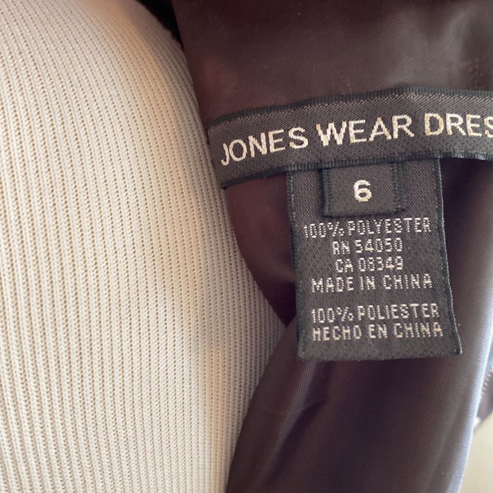 Jones Wear dress.. brown and beige polka dot 6 - Picture 3 of 4